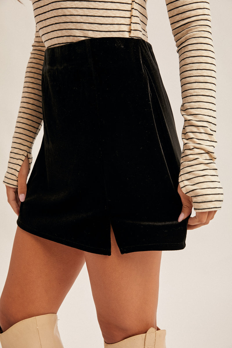 Slit Detailed Velvet Skort