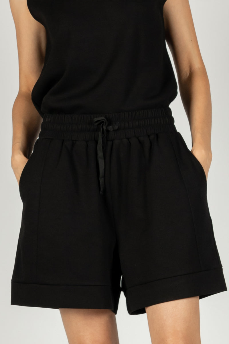 Lounge Short in Black