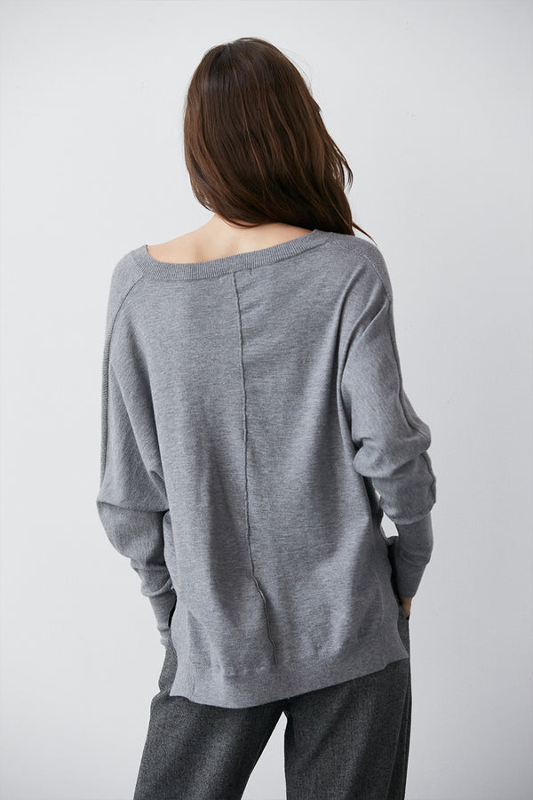 Monica V-Neck in Heather Grey