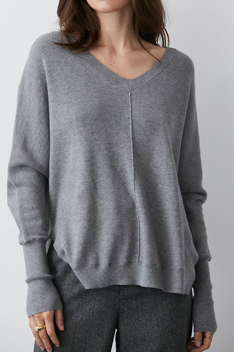 Monica V-Neck in Heather Grey