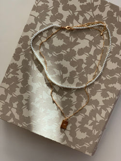 Necklace with pearl chain